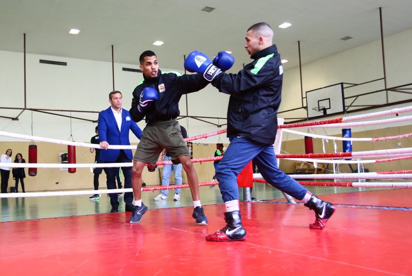 Хавиер Ибаниес (57 кг) започна с успех участието си на