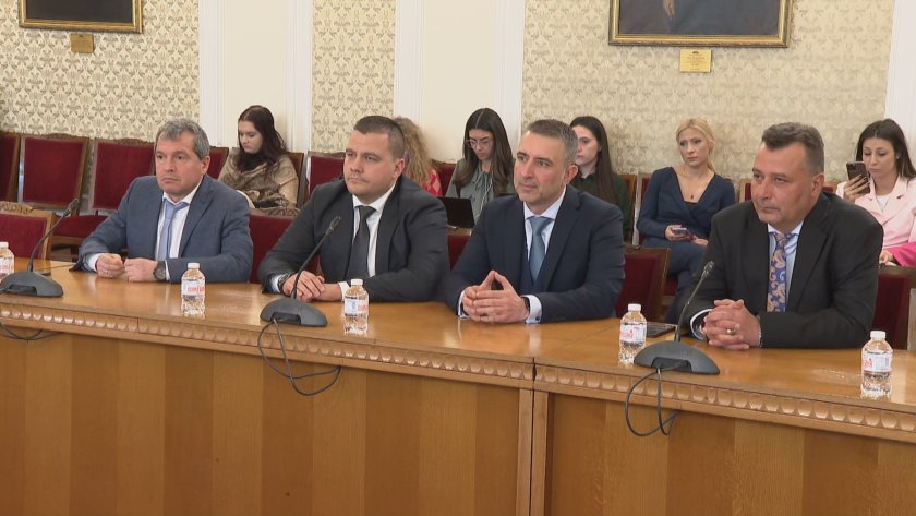 Номинираната за премиер от ГЕРБ-СДС Мария Габриел започна разговори с