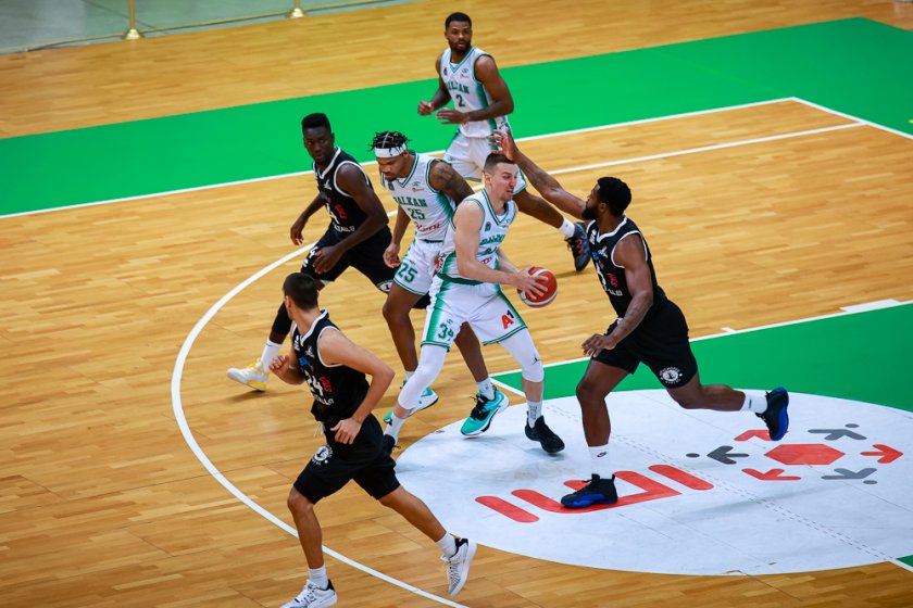 Балкан и Черноморец започват битката за титлата в Националната баскетболна лига