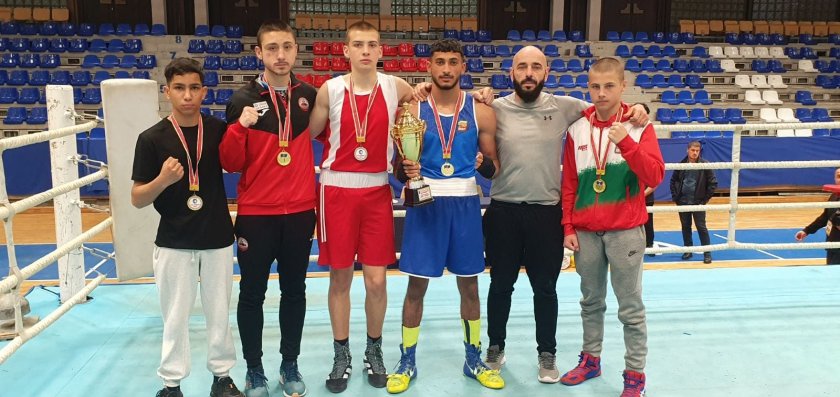 Българските боксьори завоюваха пет медала от международния турнир за юноши