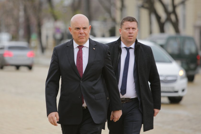 Главният прокурор Иван Гешев е призован в Софийската градска прокуратура.