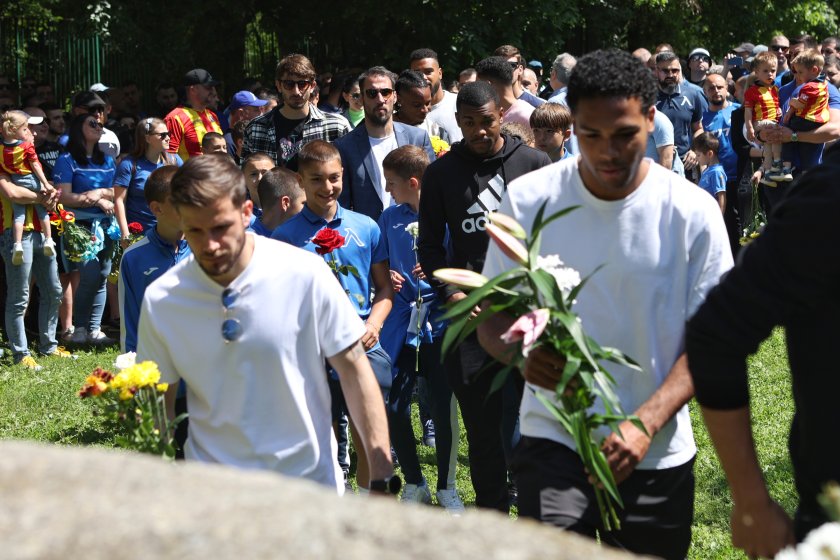 футболен клуб левски отбеляза 109 ата годишнина сираков присъства поднасянето венци цветя