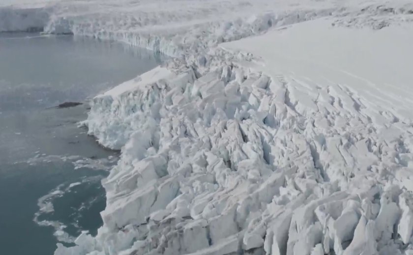 "Плаване към ледения юг": На какъв език говорят ледниците и какво могат да ни кажат?