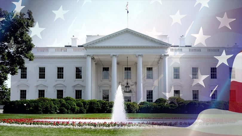 Шофюор на камион е бил задържан, след като се блъснал