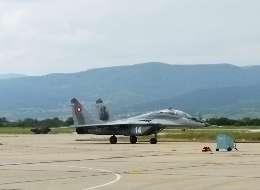 Още един изтребител МиГ-29 е с възстановина летателна годност с