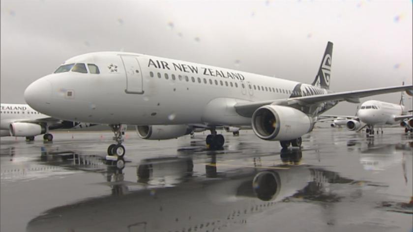 Авиокомпания измерва теглото на пътниците преди да се качат в самолета