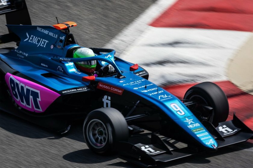 Никола Цолов завърши 19-и в основното състезание от Формула 3 в Барселона