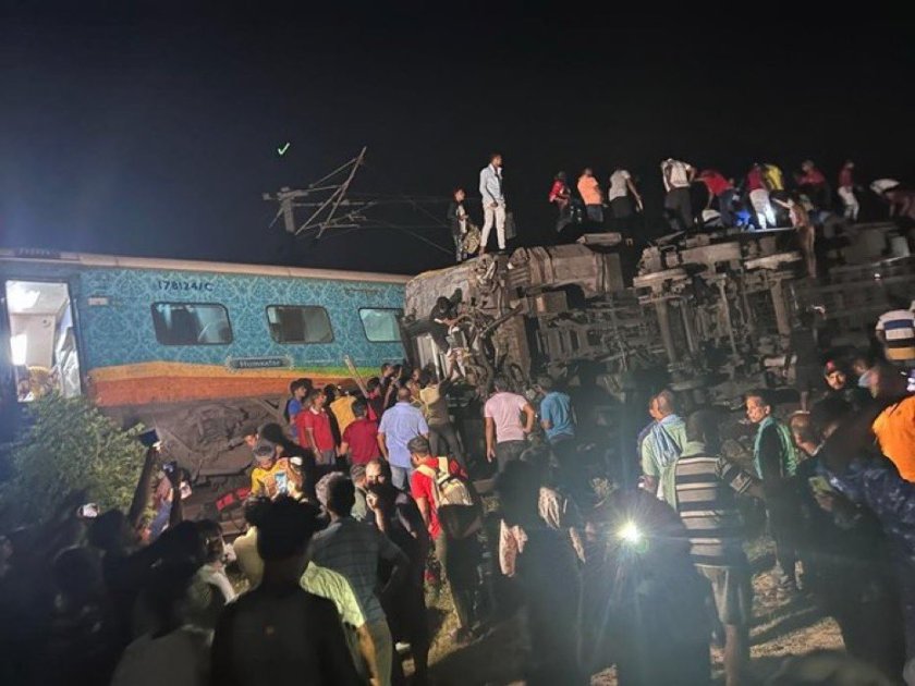 трагедия индия загинали стотици ранени влакова катастрофа
