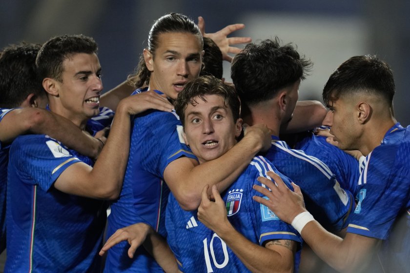 Италия победи Колумбия с 3:1 в 1/4-финален мач от световното