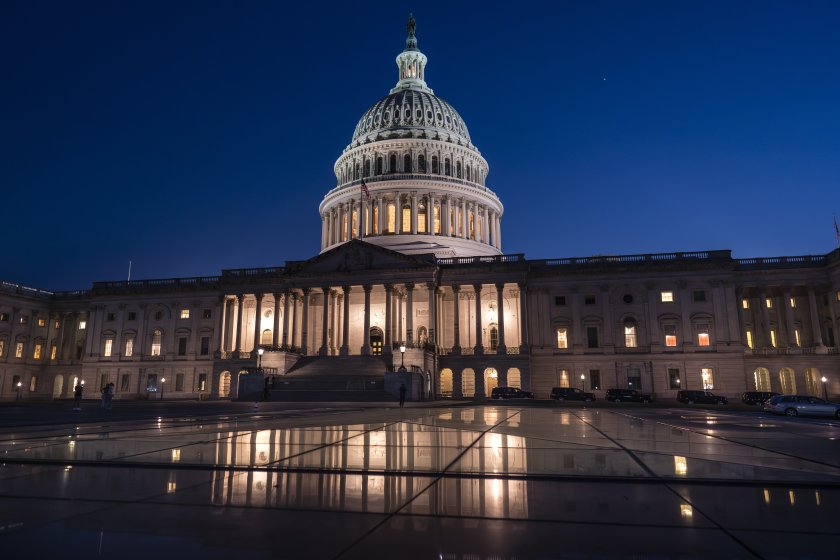 Сенатът на САЩ одобри закона за тавана на държавния дълг