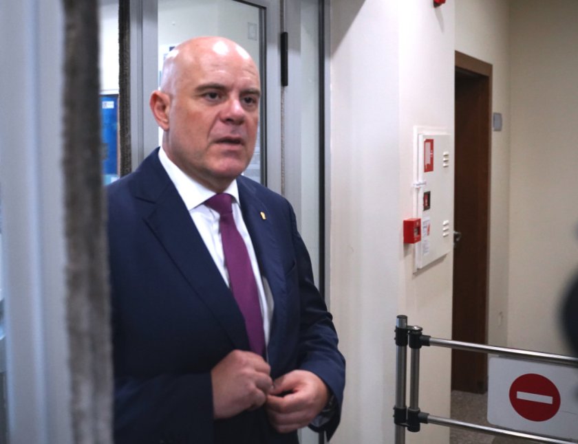 Президентът Румен Радев не е нужно да чака решението на