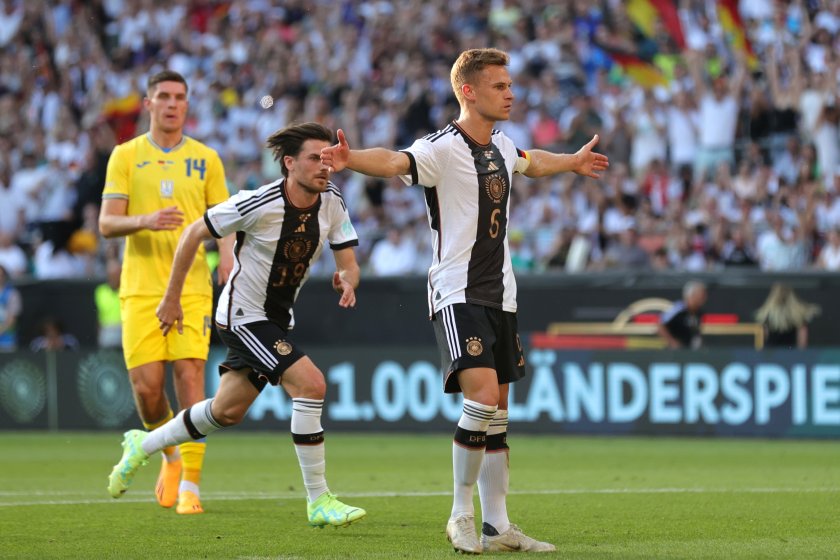 Националните футболни отбори на Германия и Украйна завършиха 3:3 в