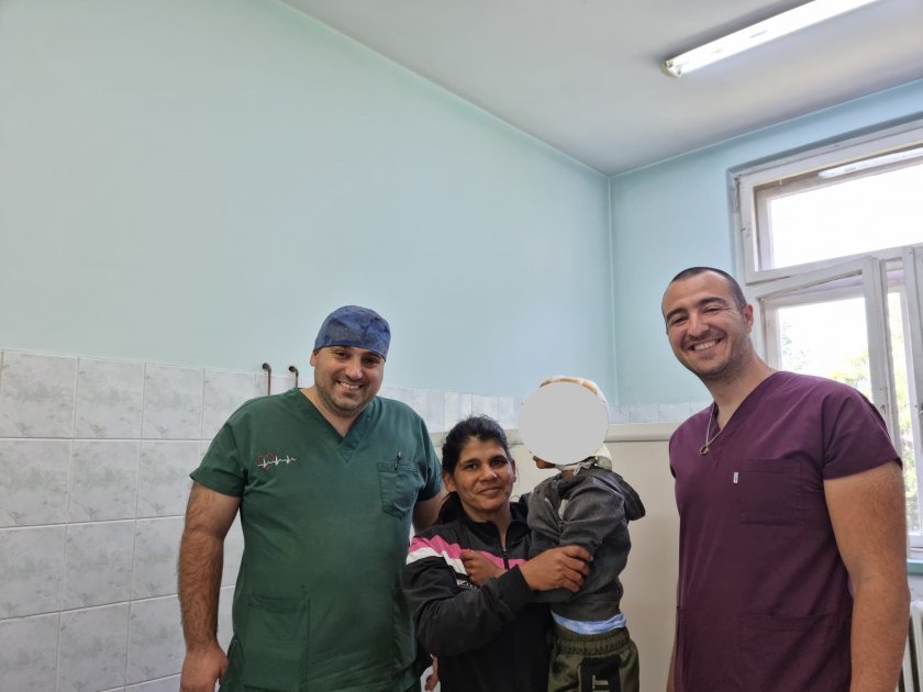 Лекари от Велинград спасиха 4-годишно момченце, зверски нахапано от куче.Инцидентът