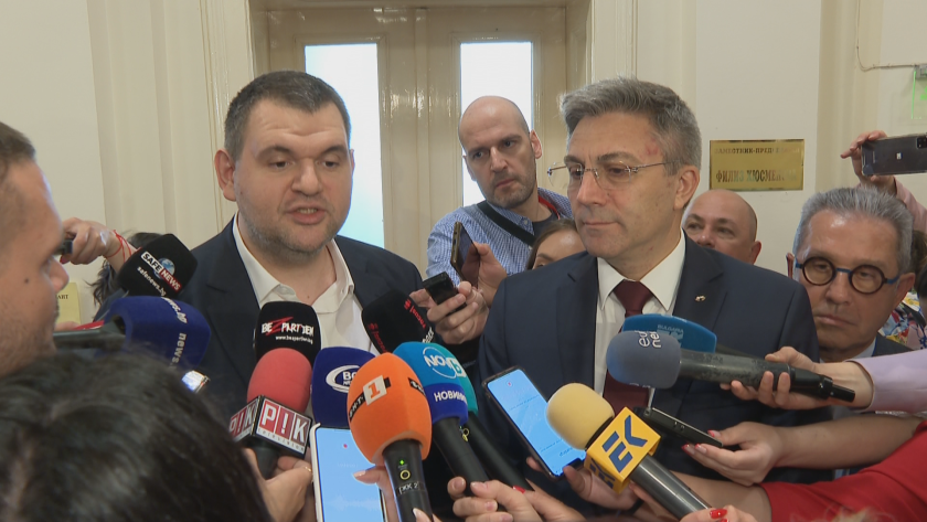 Как партиите коментираха предложенията на ДПС за промени в Конституцията?