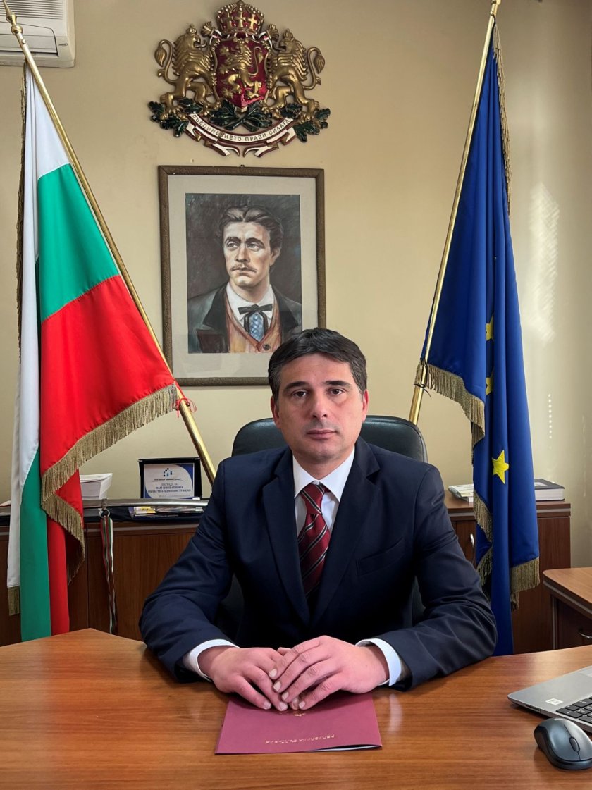 След назначаването на нов Министерски съвет на Република България, областният
