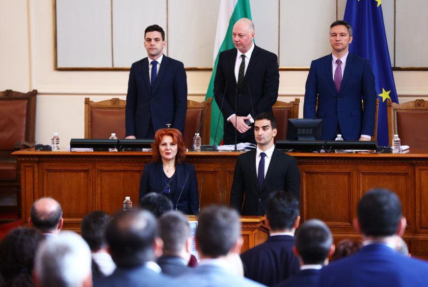 Двама нови депутати от ПП-ДБ положиха клетва в НС