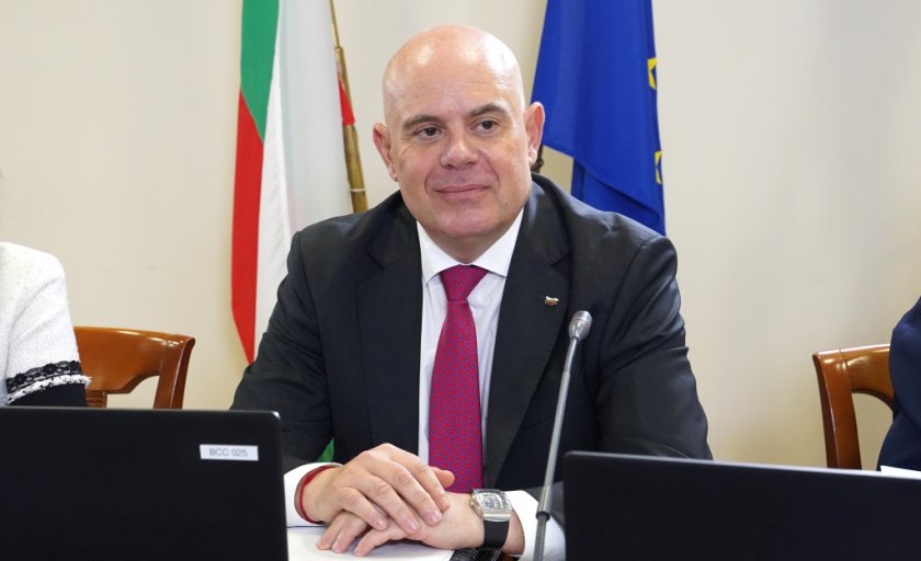 Президентът Румен Радев не е нужно да чака решението на