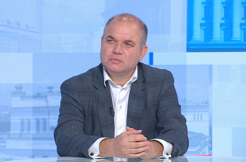 Владислав Панев: Гласуването на кабинета утре ще мине успешно - По света и у нас - БНТ Новини