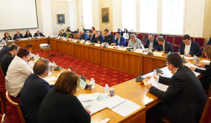 бюджетната комисия прие удължаването бюджета второ четене