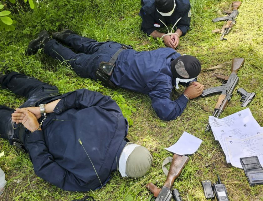 Косовските власти поискаха международна намеса заради задържаните полицаи