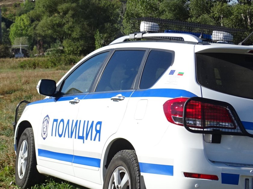 Задържаха трима души, превозвали нелегални мигранти край Велико Търново