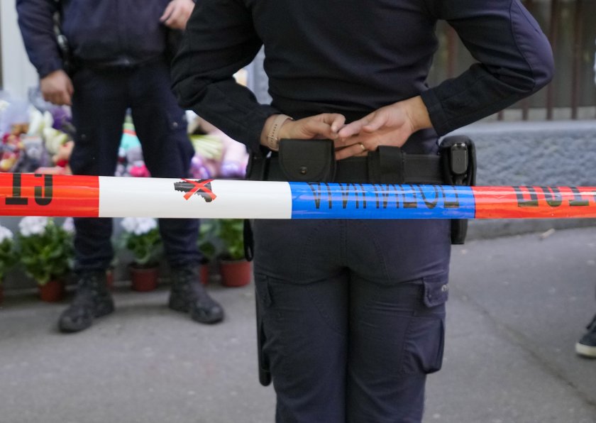 Ученик простреля преподавател в основно училище в Босна и Херцеговина.