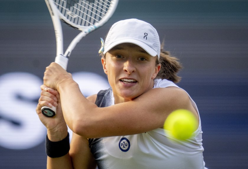 Лидерката в женската ранглиста на WTA Ига Швьонтек (Полша) започна