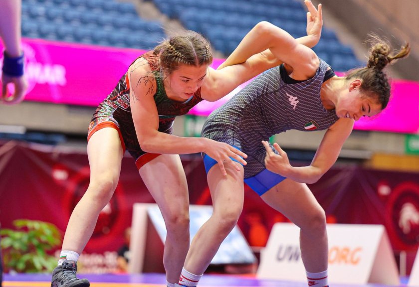 две българки борят бронзови медали европейското първенство борба девойки години
