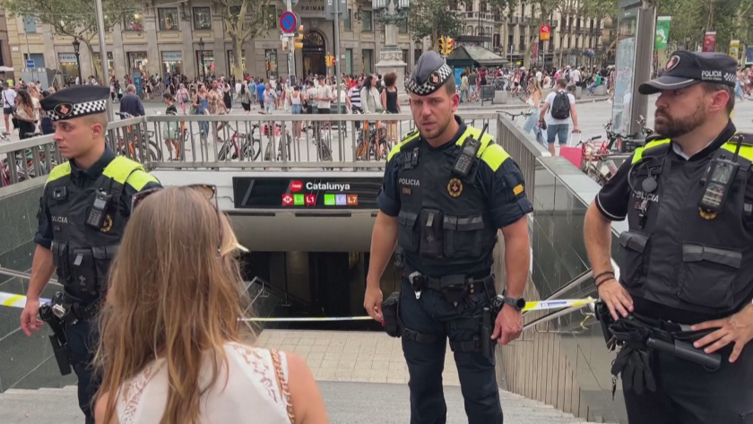 испанската полиция евакуира централната гара метростанция барселона заради изоставен пакет