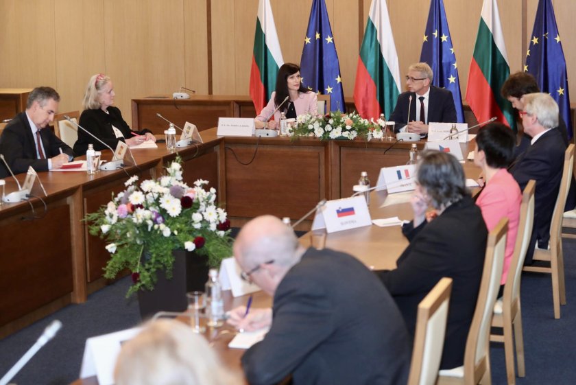 “Плодотворна дискусия с посланиците на страните-членки на ЕС в България.