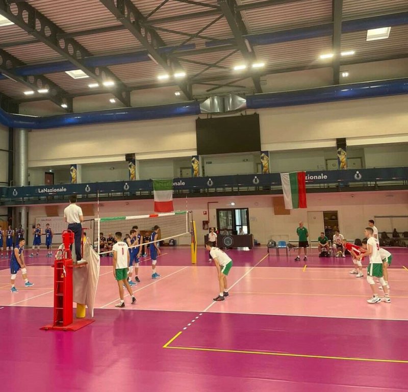 Националният отбор на България по волейбол за младежи завърши 2:2