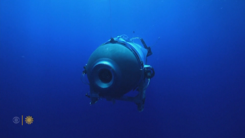 Открити са отломки в района, претърсван от подводните роботи, които