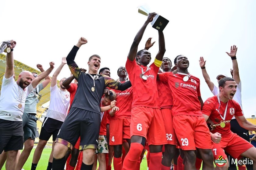 отборът виста спечели първото издание футболния турнир botev cup