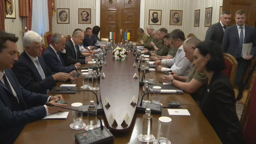 Президентът Румен Радев прие украинския си колега Володимир Зеленски на