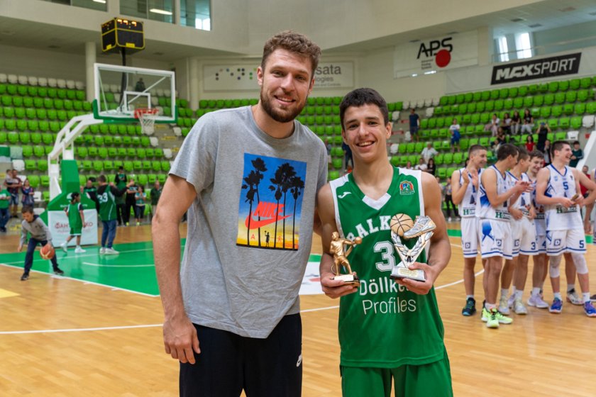 Българският баскетболен талант Александър Гавалюгов даде интервю пред сайта на