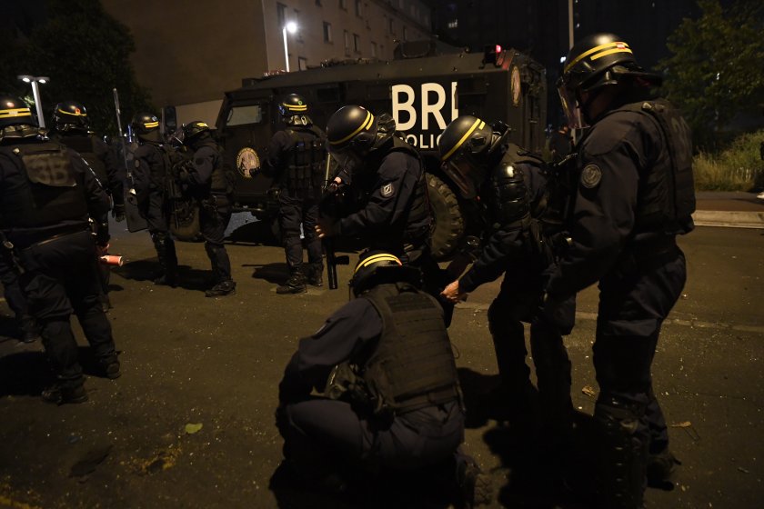 Поредна нощ на размирици във Франция, заради убитото от полицай