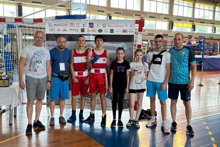 българските боксьори записаха три победи турнир подрастващи гърция