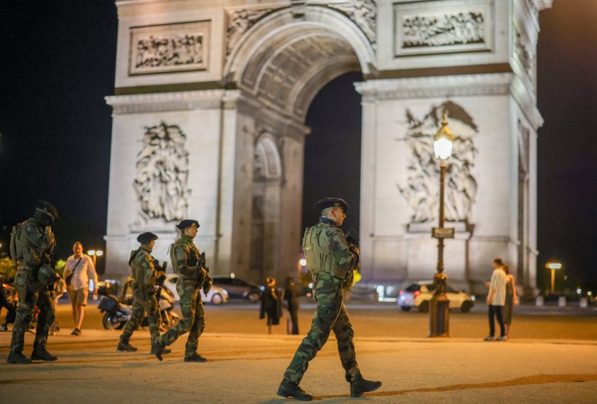 78 души са задържани при размириците във Франция през изминалата нощ
