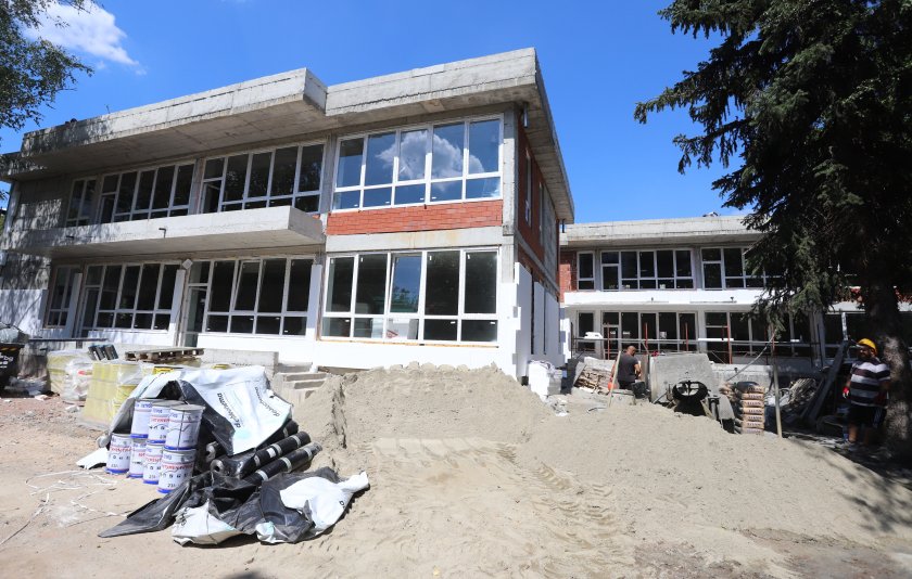 властта дава млн лева строителство ремонт детски градини училища