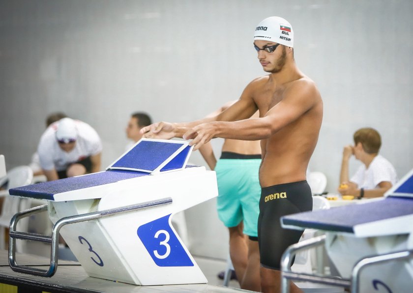 четирима български плувци класираха полуфиналите своите дисциплини европейското юноши девойки сърбия