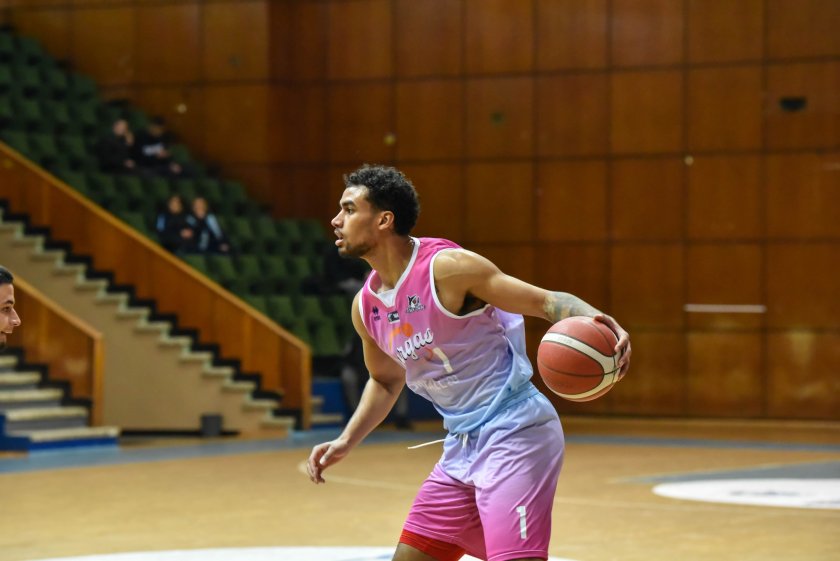 Баскетболист на Черноморец ще играе в Лятната лига на НБА