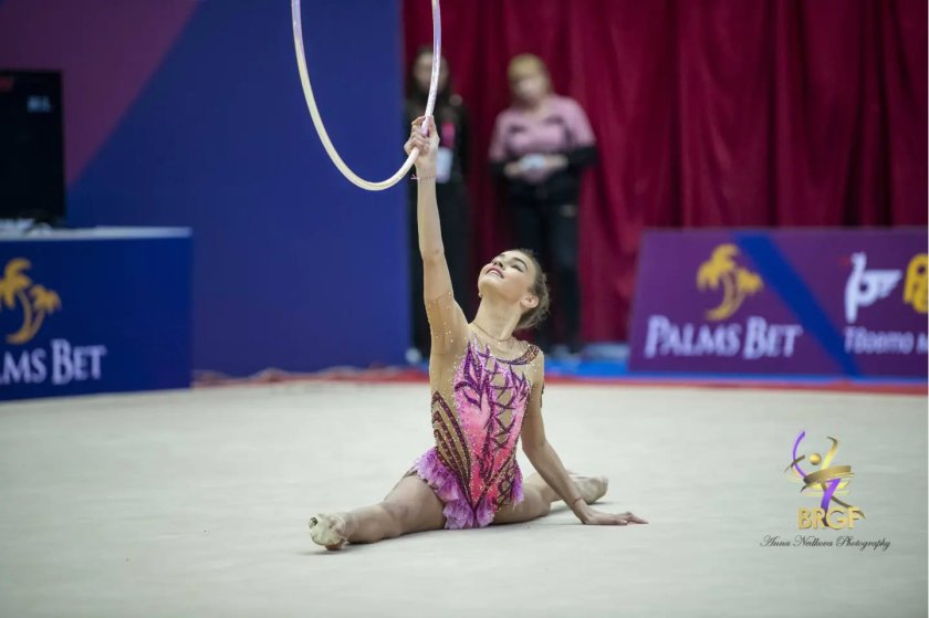 елвира краснобаева никол тодорова спечелиха осем медала финалите отделните уреди девойките турнира жулиета шишманова