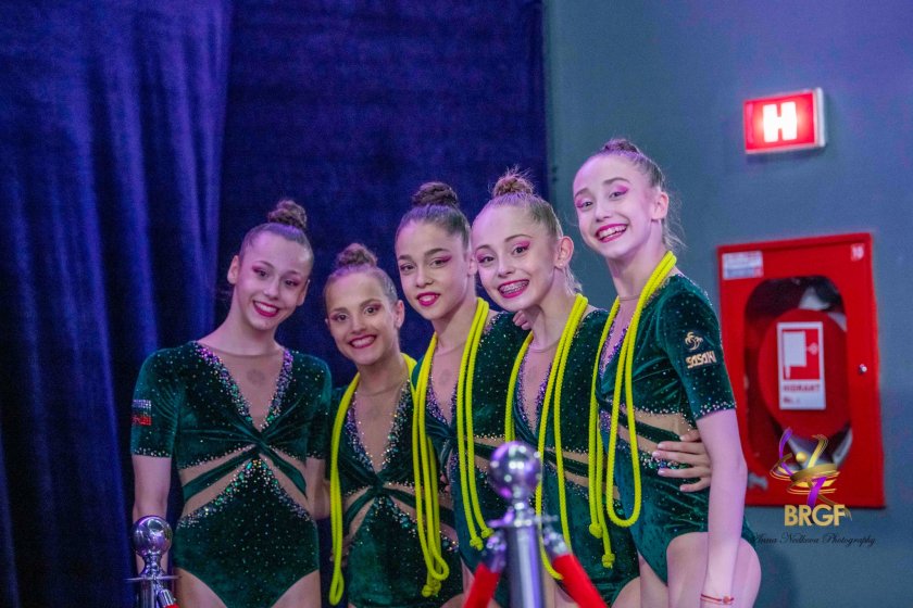 Ансамбълът на България за девойки поведе в многобоя на световното по художествена гимнастика в Румъния