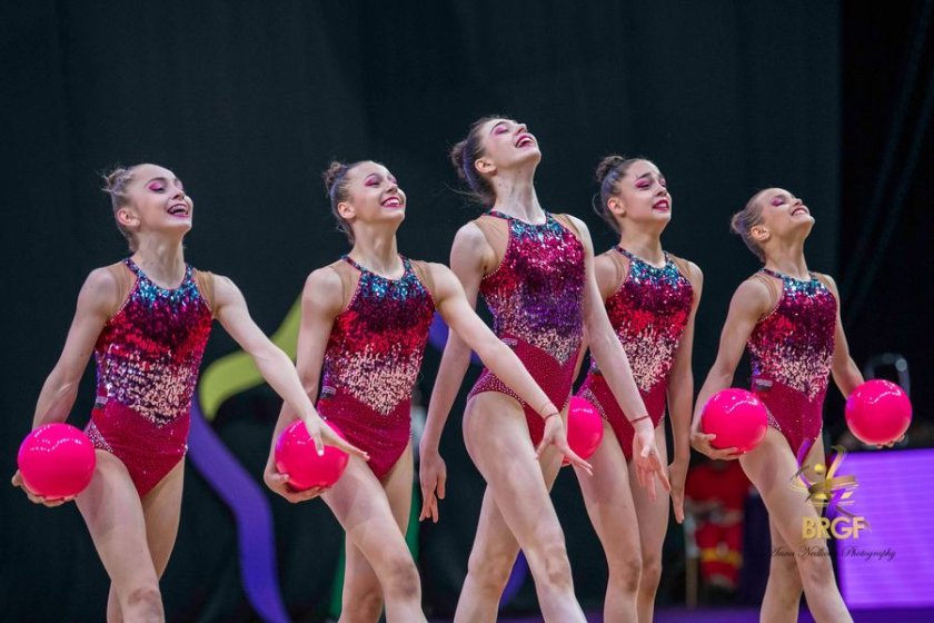 два златни медала българия световното първенство художествена гимнастика девойки румъния