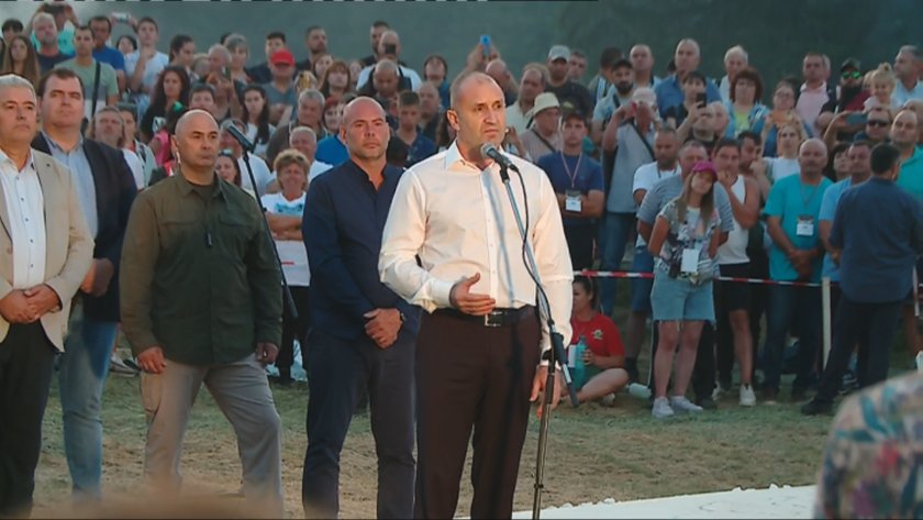 Днес казваме "не" на нихилизма и безродието, заяви президентът на Рожен