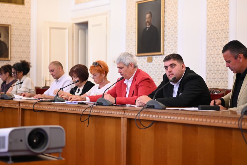 В третия ден на протести КНСБ разговаря с 4 от парламентарните групи
