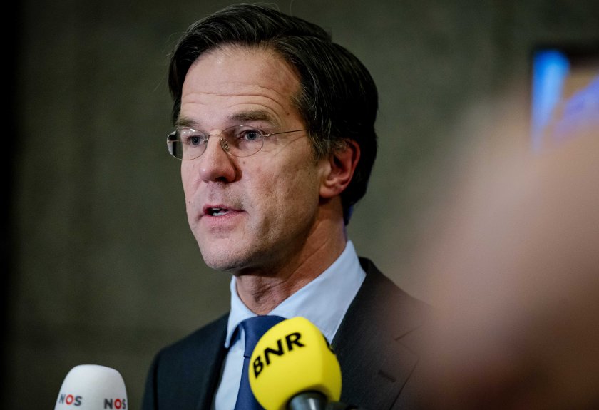 Правителството на Нидерландия се разпадна заради разногласия по политиката за