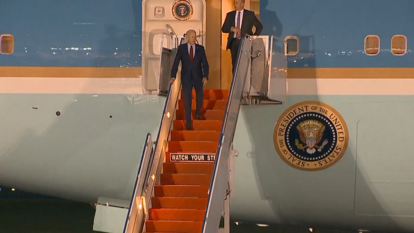 Американският президент пристигна в Лондон, с което започва европейската му