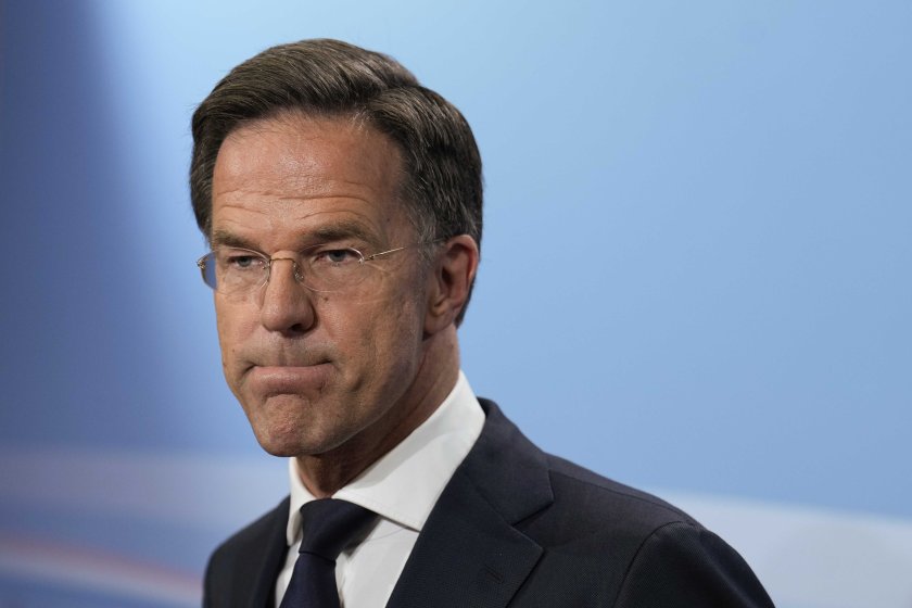 Политическа криза в Нидерландия - коалиционното правителство на Марк Рюте