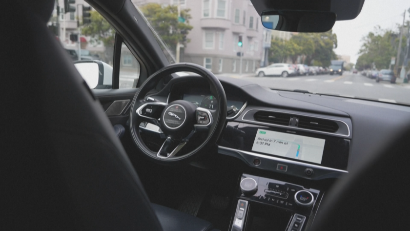 В Сан Франциско предприеха необичаен протест срещу такситата без шофьор.